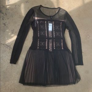 never worn BCBG stef dress in size medium!